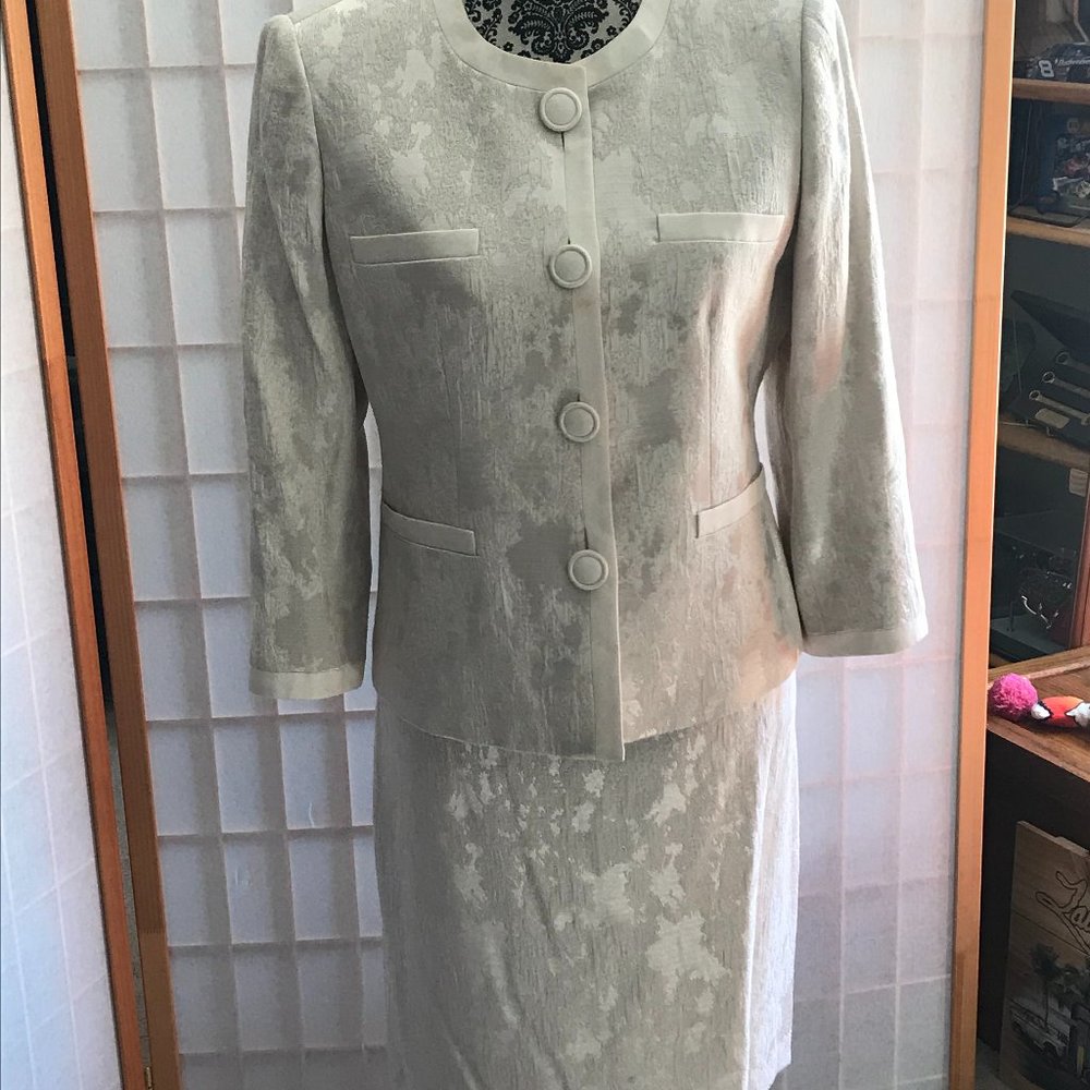 Dressy ivory suit